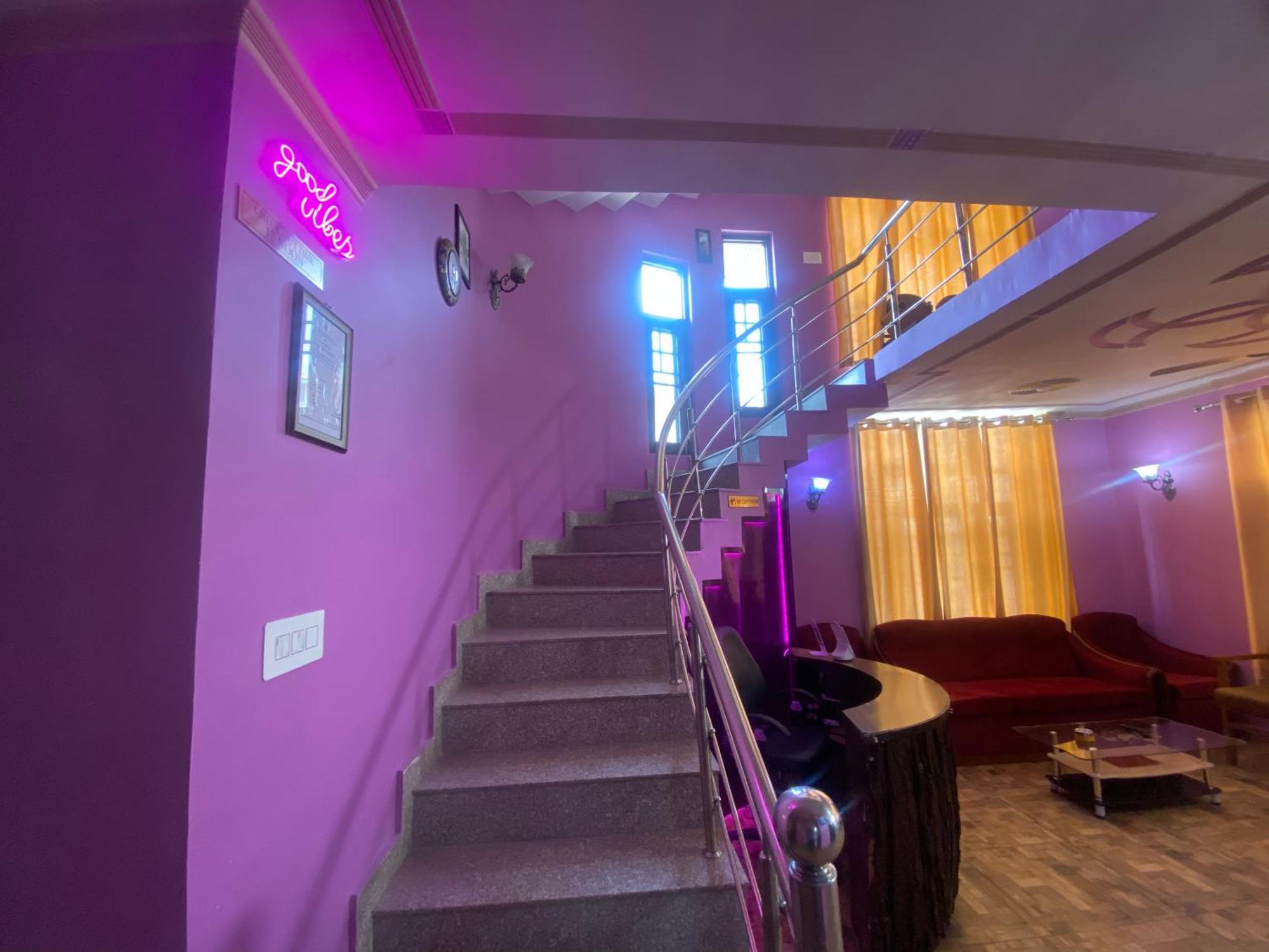 Penthouse Villa Srīnagar Zewnętrze zdjęcie