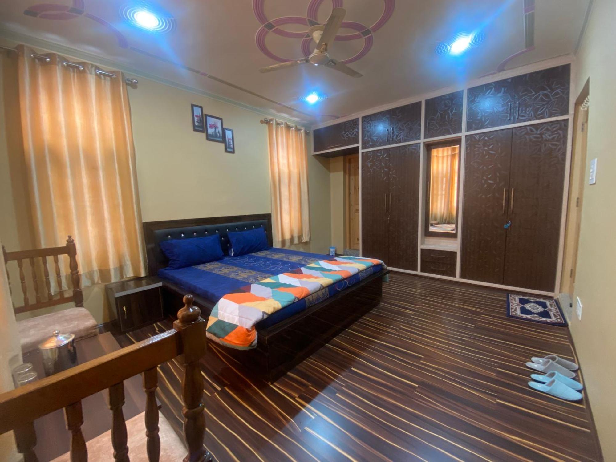 Penthouse Villa Srīnagar Zewnętrze zdjęcie