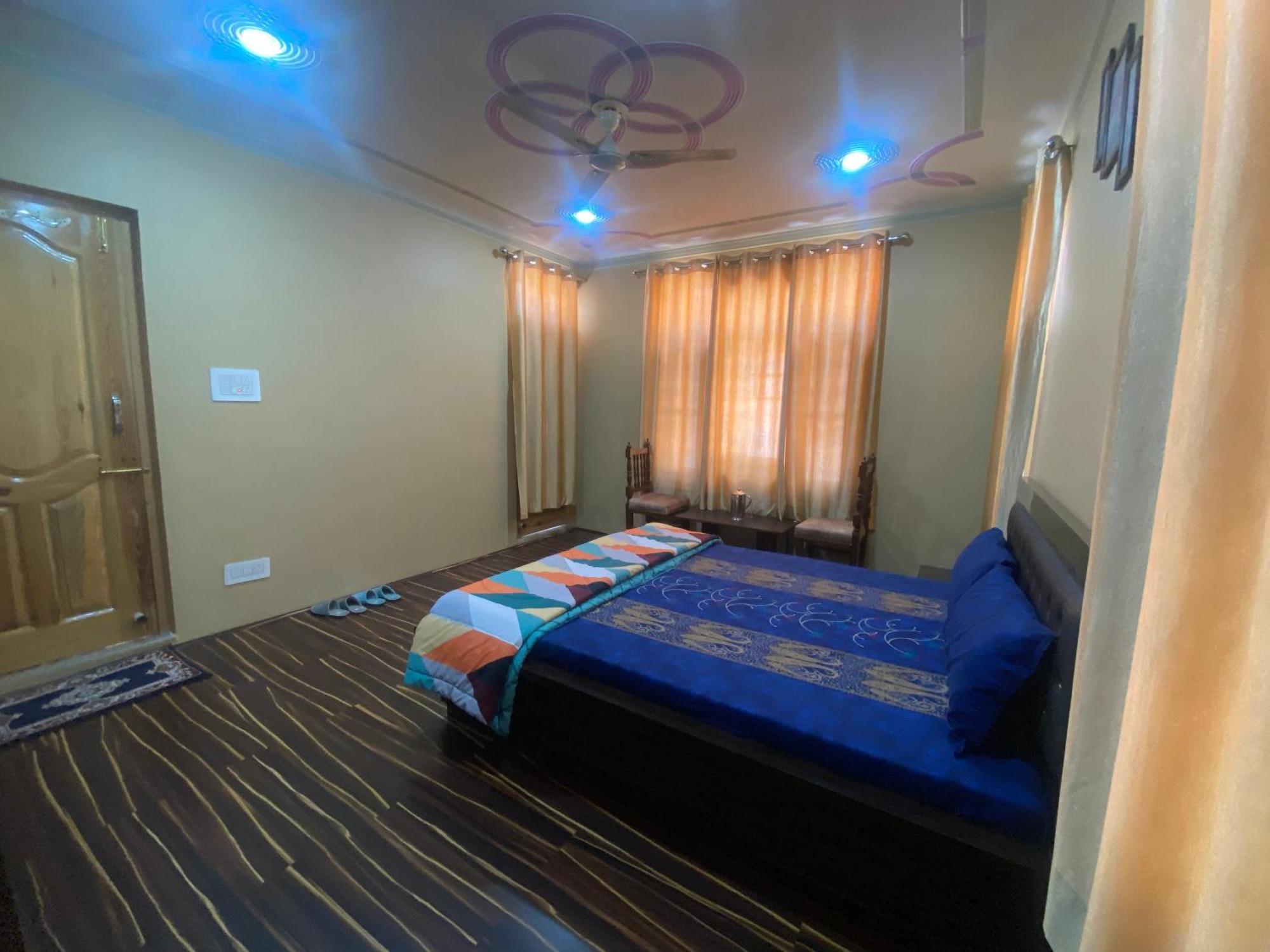 Penthouse Villa Srīnagar Zewnętrze zdjęcie